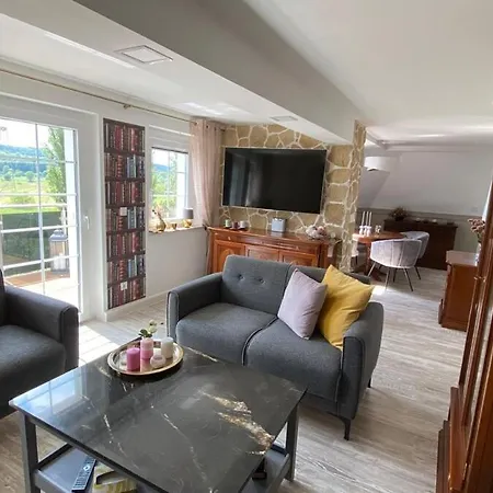 Maria Mit Elbblick *